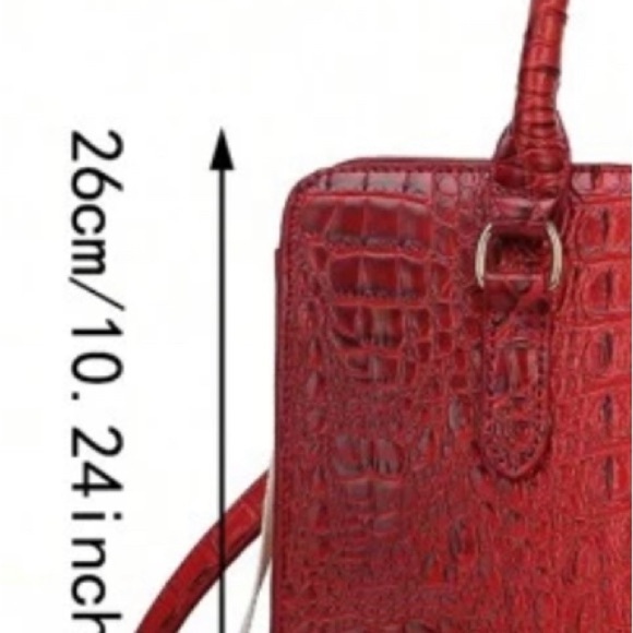NEW-mini Kelly inspired
Red crocodile textured
Adjustable Shoulder strap handbag - Picture 8 of 9